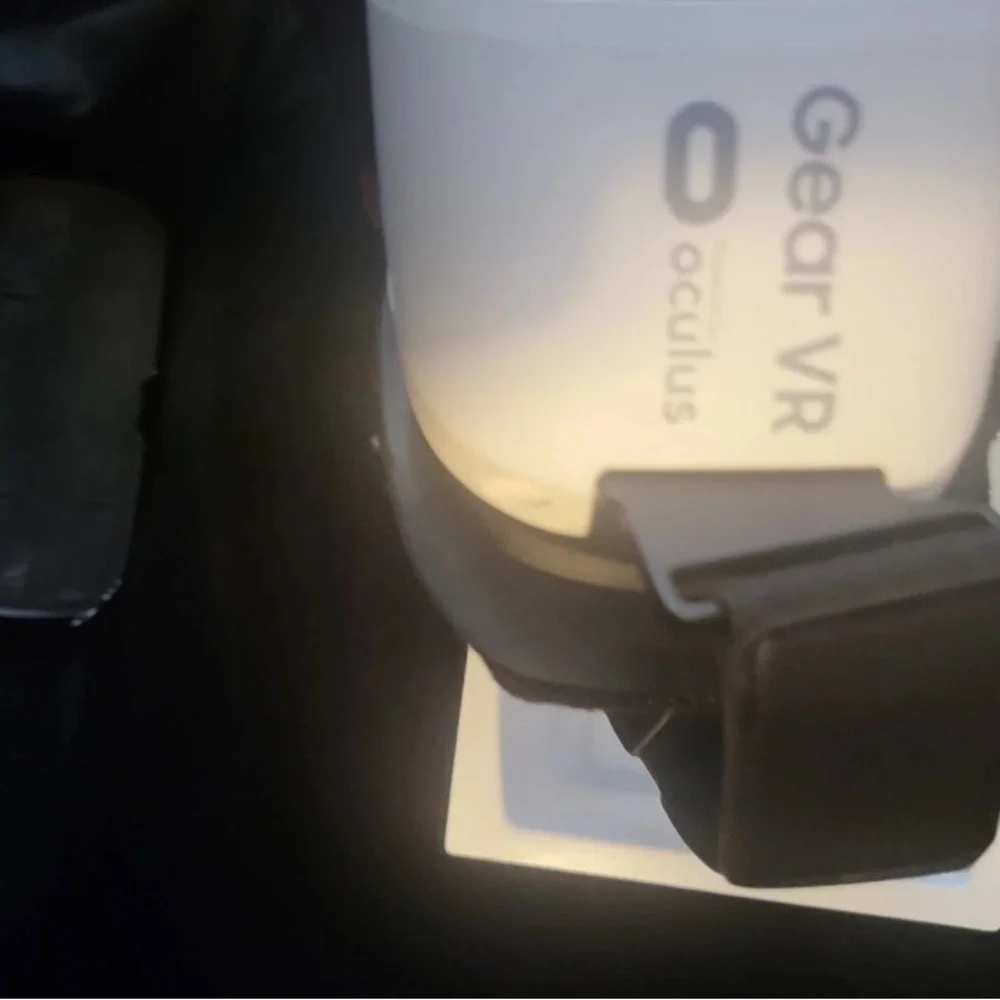 Samsung Gear VR Headset - Black and White